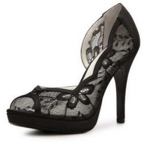 Lulu Townsend Black Lace Heels - Size 7.5
